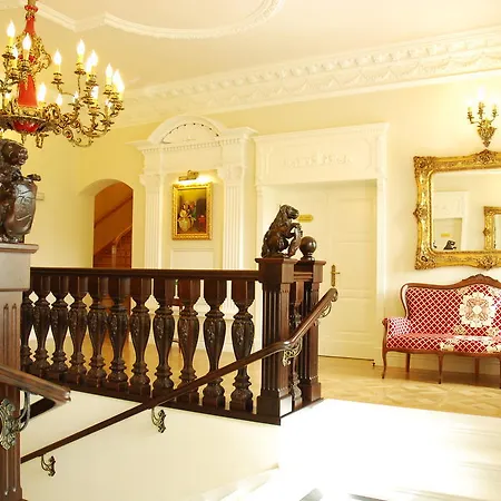 호텔 Palac Borynia 3*